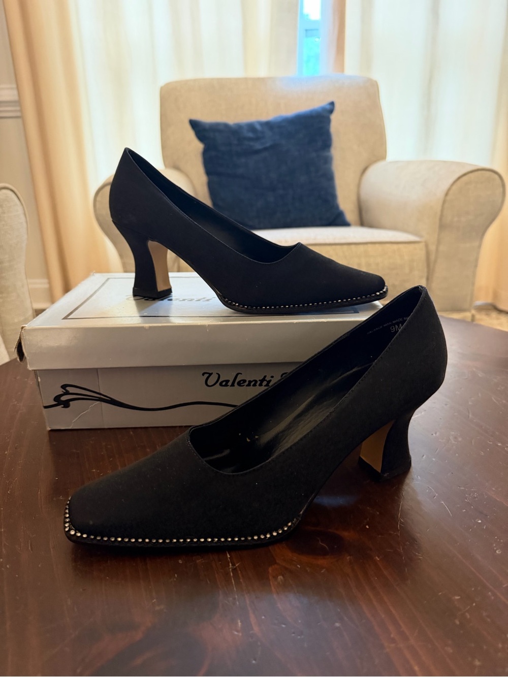 Valenti Franco Black Square Toe Pumps Heels Women’s Size 9M Studded Trim Leather